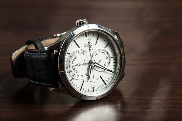 １万円以下のおしゃれなメンズ腕時計ブランド 安い時計がオススメ